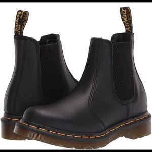 NEVER WORN - Dr. Martens Women's Chelsea Boot